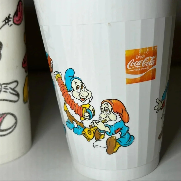 Vintage Mickey Mouse/Disney Plastic Cup Cookout ScenePlus the‎ 7 dwarfs - 3 cups - Picture 6 of 10